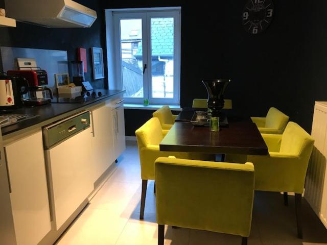 La Tete Ailleurs Hotel Durbuy Bagian luar foto